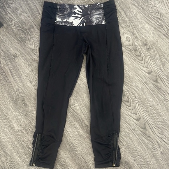 💯 authentic Lululemon Runday Crop - Picture 7 of 11